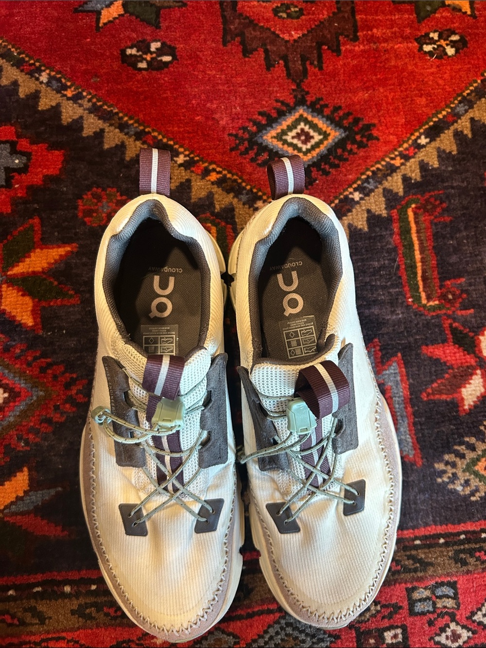 Women's On Cloud Sneakers with Cushioned Support - Picture 2 of 8